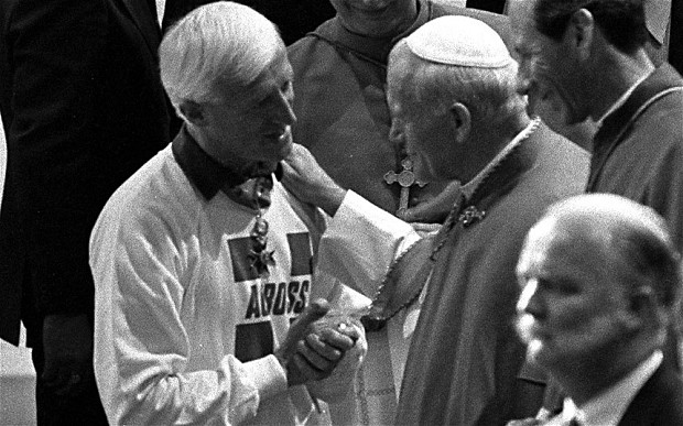pope-and-jimmy-sav_2380825b.jpg