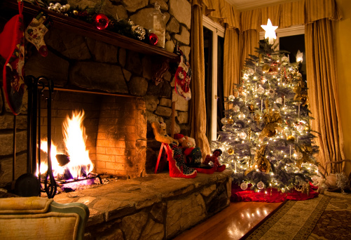 xmas-fireplace-and-tree.jpg