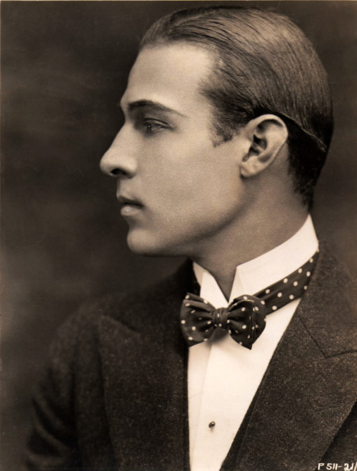 rudolph-valentino.jpg