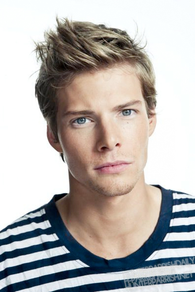 Hunter-Parrish-hunter-parrish-20411000-396-594.jpg