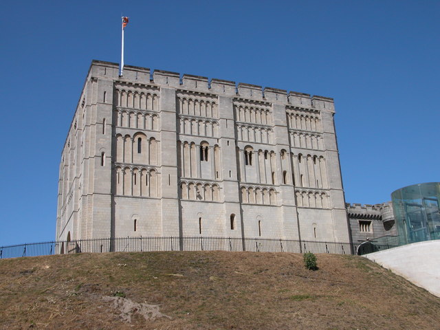 Norwich_Castle_-_geograph.org.uk_-_208494.jpg