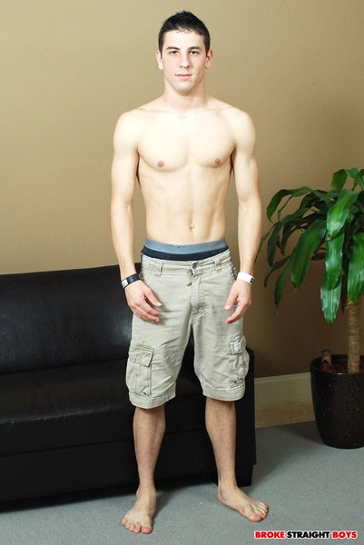 broke_straight_boys-scott_5_25450_3.jpg