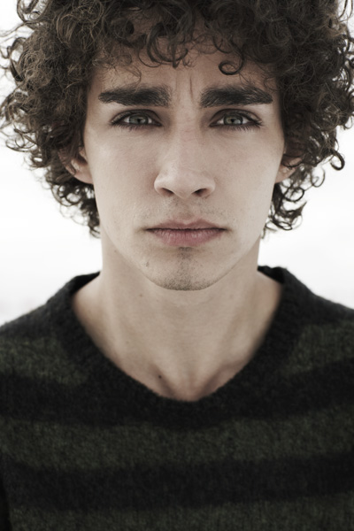 robert-sheehan.jpg