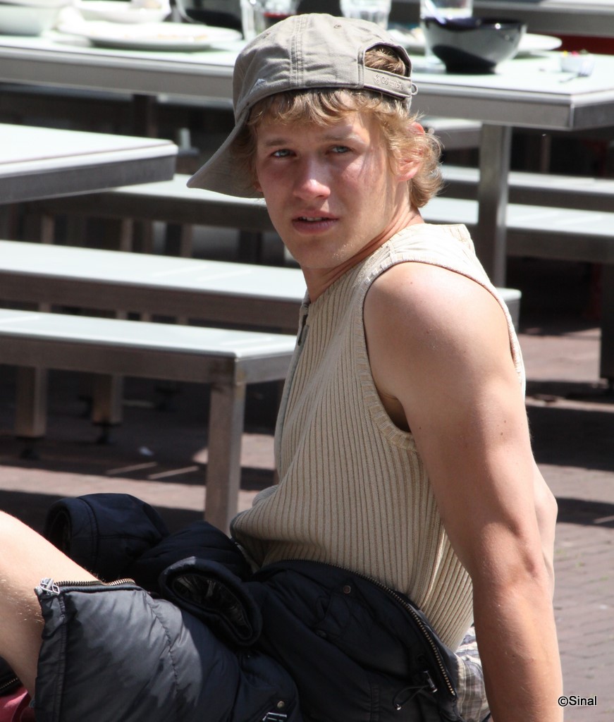 01%2003agfri10.05.10gtmblr4