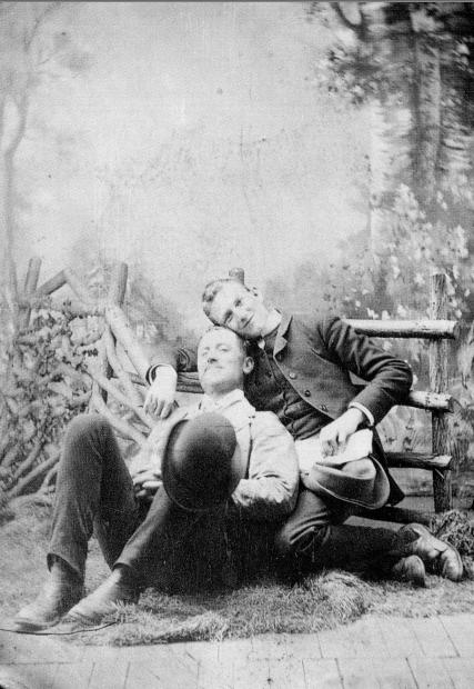 1880-Male_Couple-US-02.jpg