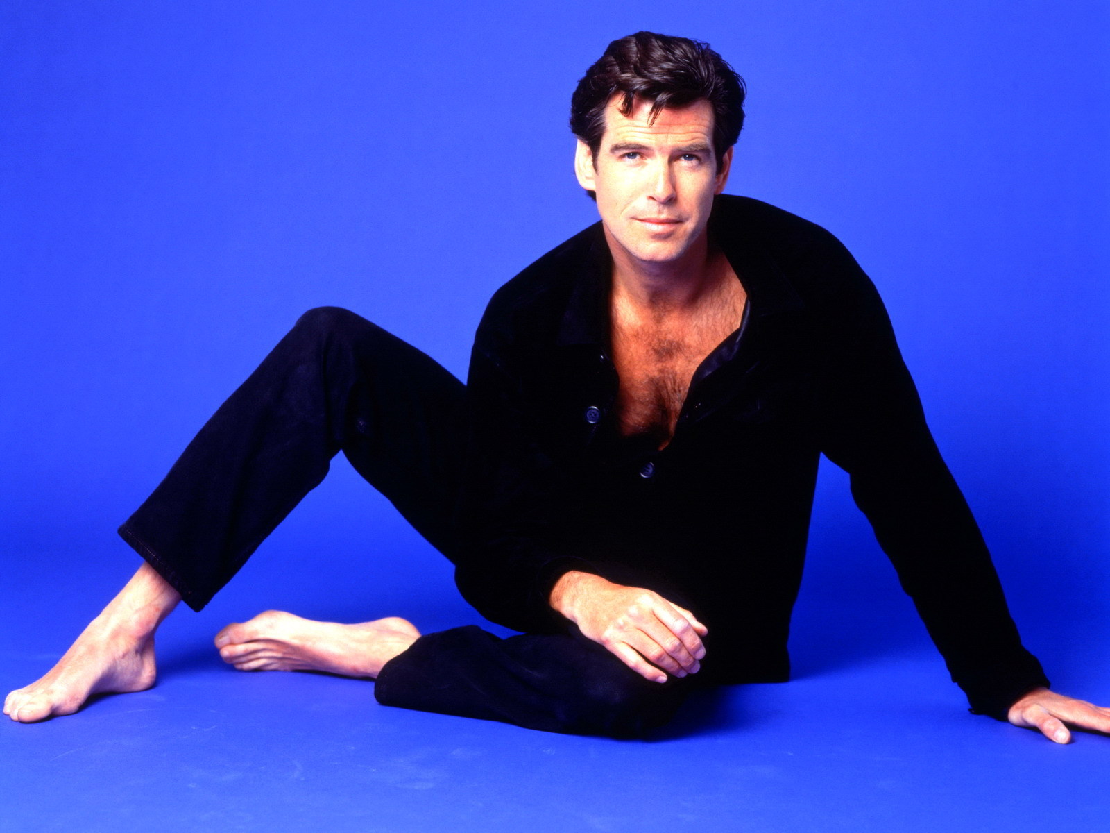 Pierce-Brosnan-pierce-brosnan-9651680-1600-1200.jpg