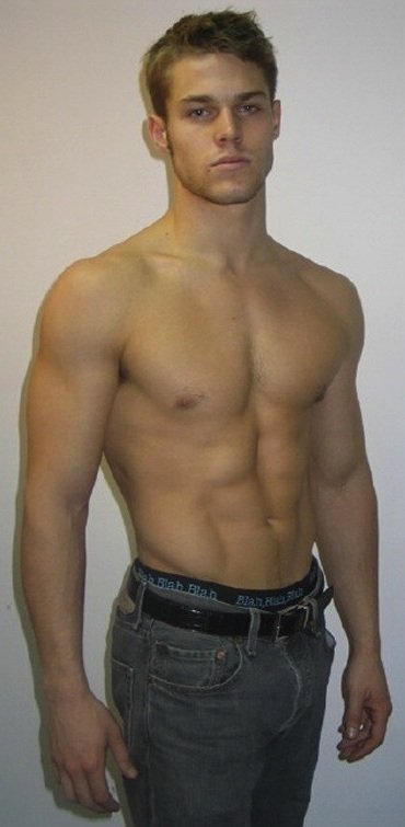 01%2003agfri11.30.11aaggshirtless.jpg