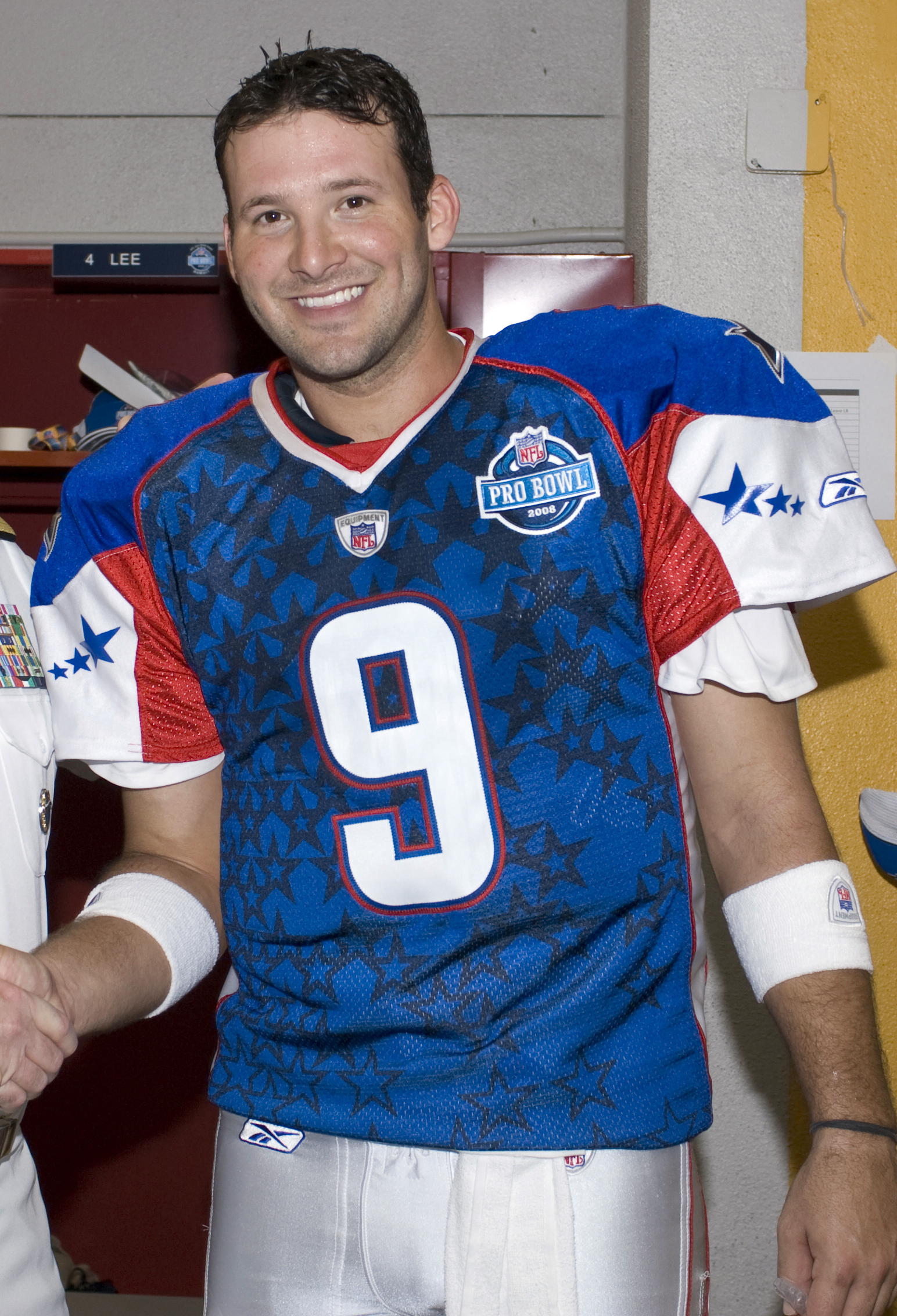 Tony_Romo_before_2008_Pro_Bowl.JPEG