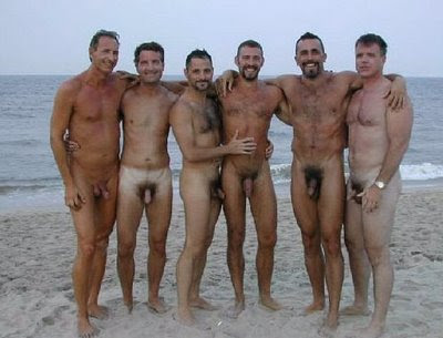 nude-beach-men17.jpg