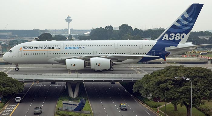 airbus-380-taxi.jpg