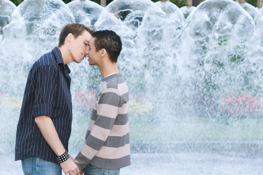 86554-849x565-waterfallKiss.jpg