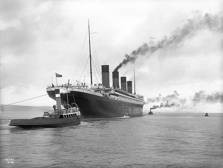 758px-RMS_Titanic_2.jpg