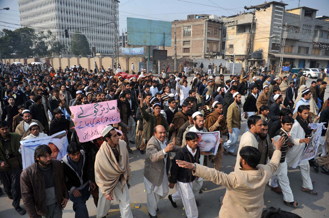 5-bara-dead-protest-peshawar-afp-670.jpg
