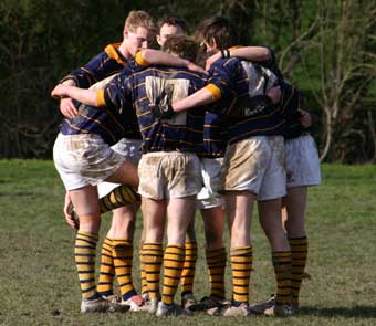 Rugby7s-Teamhug.jpg