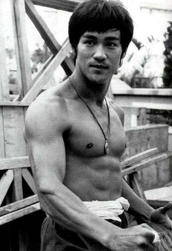 bruce-lee-bruce-lee-32791999-344-500.jpg