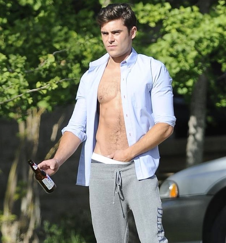 zac-shirtless2.jpg