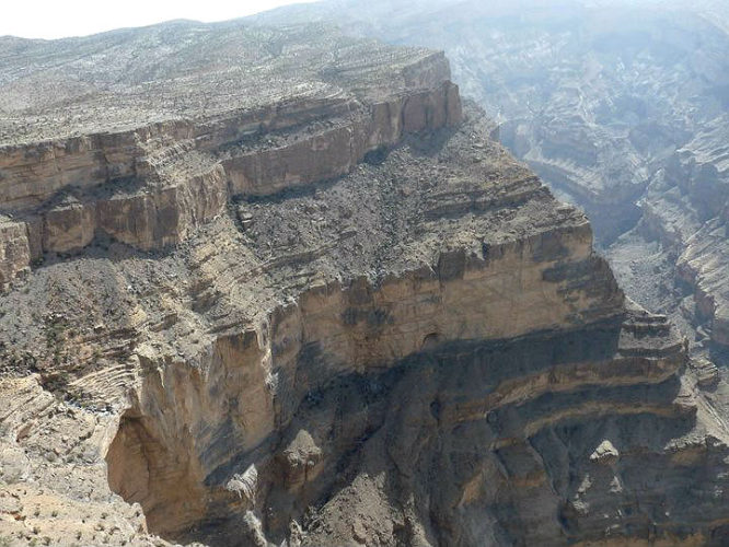 04448316-4065-3a4d-ac64-89a78f885c52