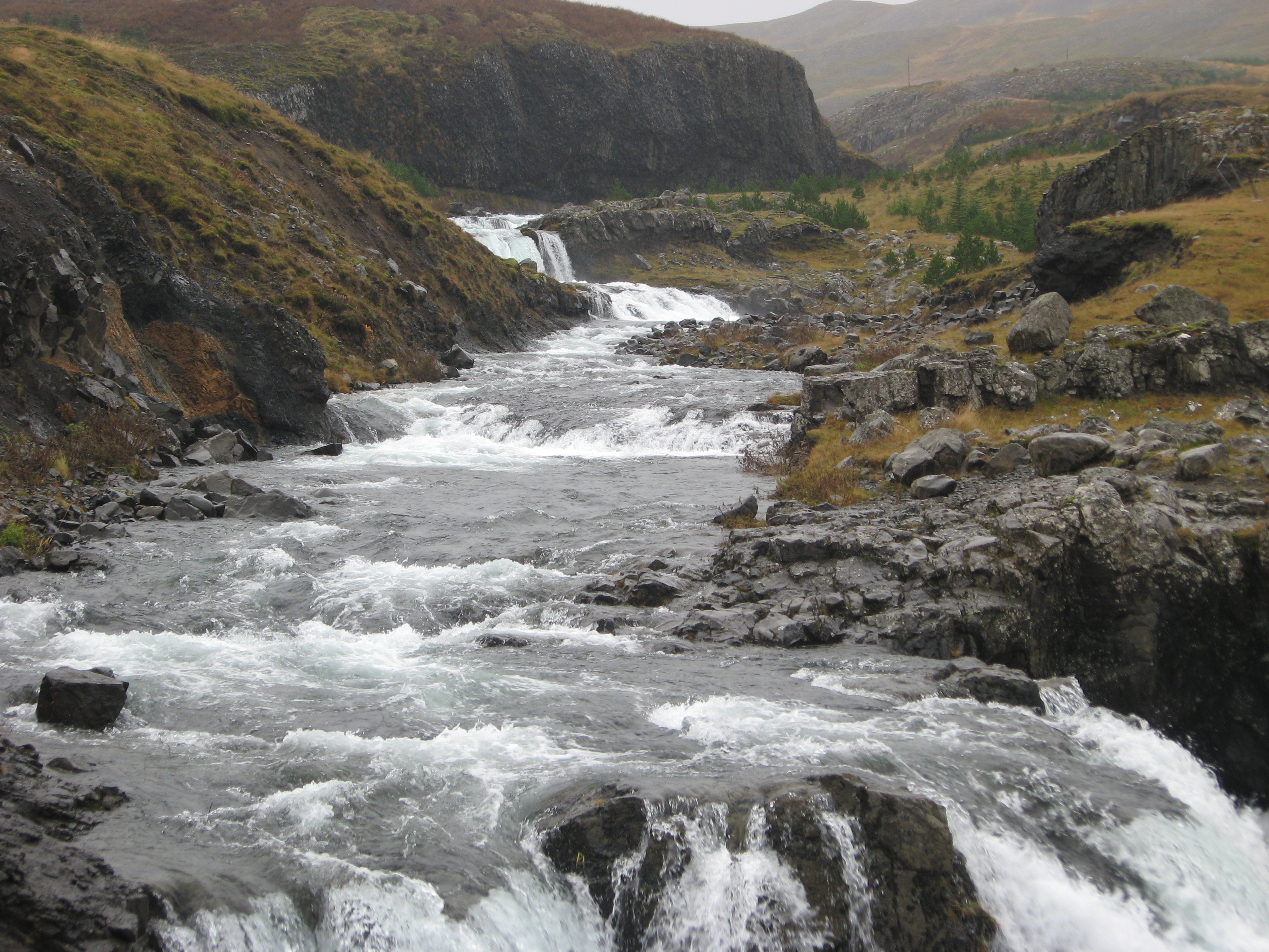 Fossa_River_and_Waterfall_2.jpg