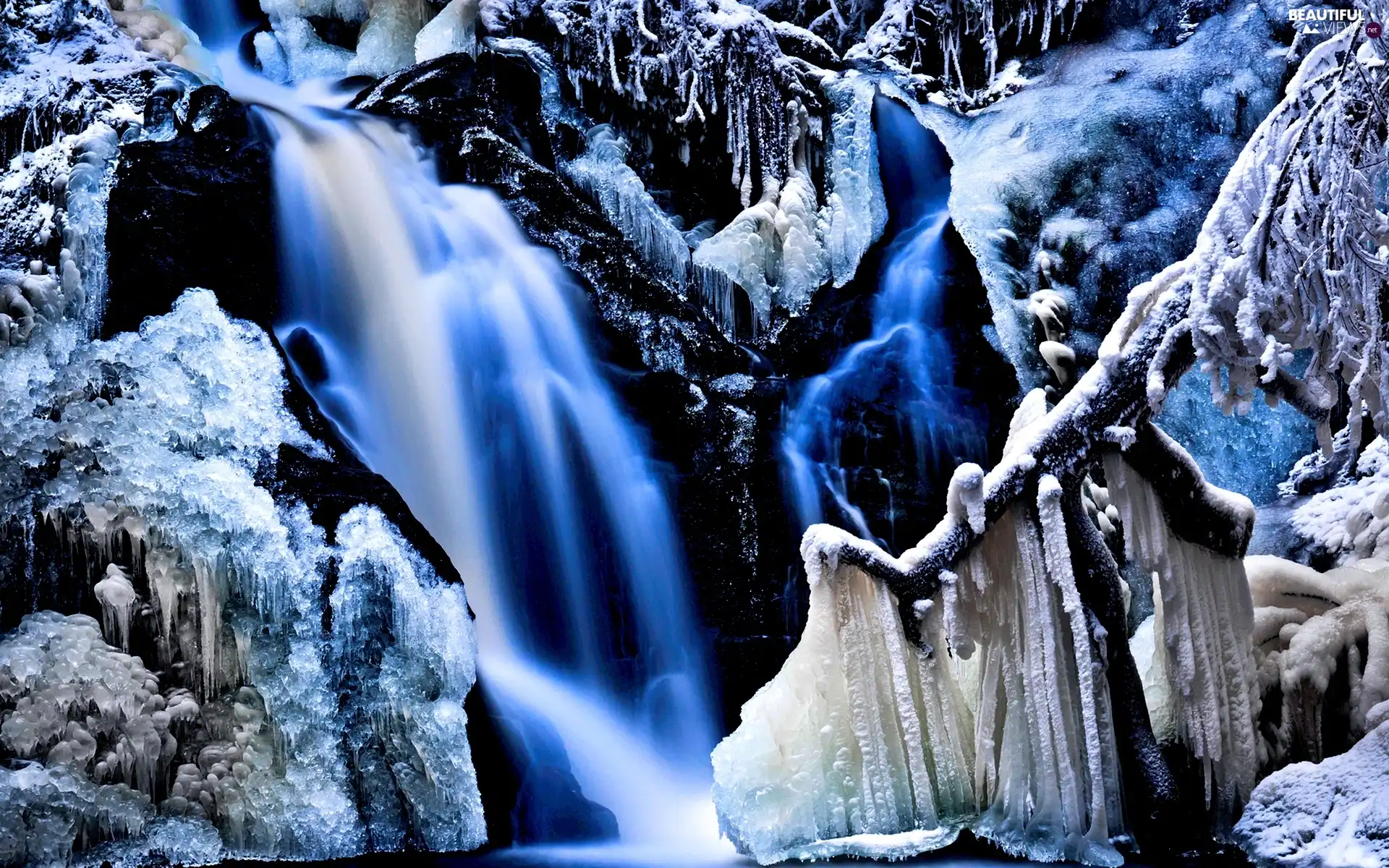 icicle-waterfall-rocks-icy.jpg