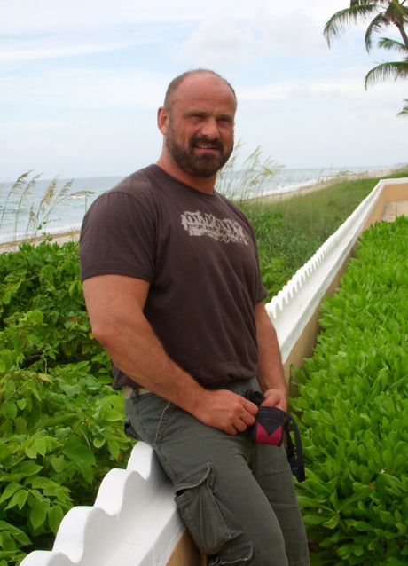 Muscle-Daddy-and-Hairy-Muscular-Men-1-019.jpg