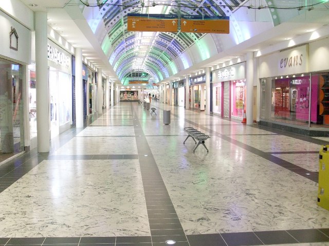 Interior_of_Clydebank_Shopping_Centre_-_geograph.org.uk_-_660029.jpg
